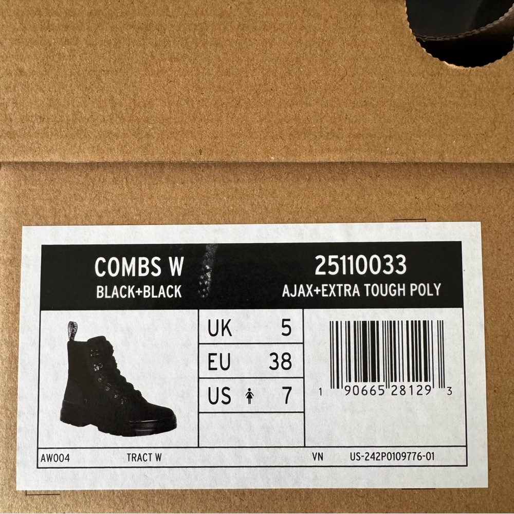 Doctor Martens Combs Boots - Picture 6 of 6
